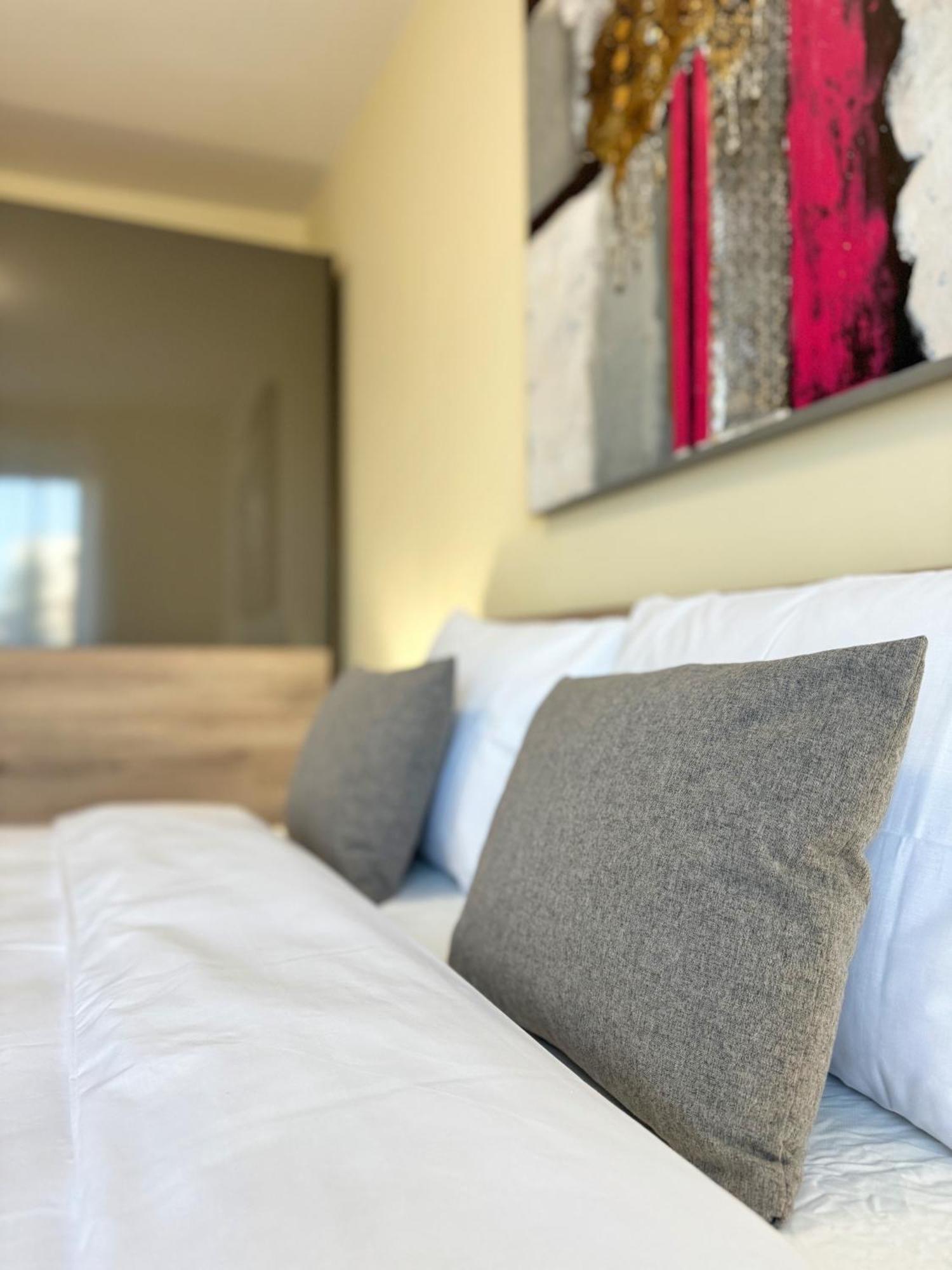 Restful Apartment For 4 Guests In Burgas ภายนอก รูปภาพ