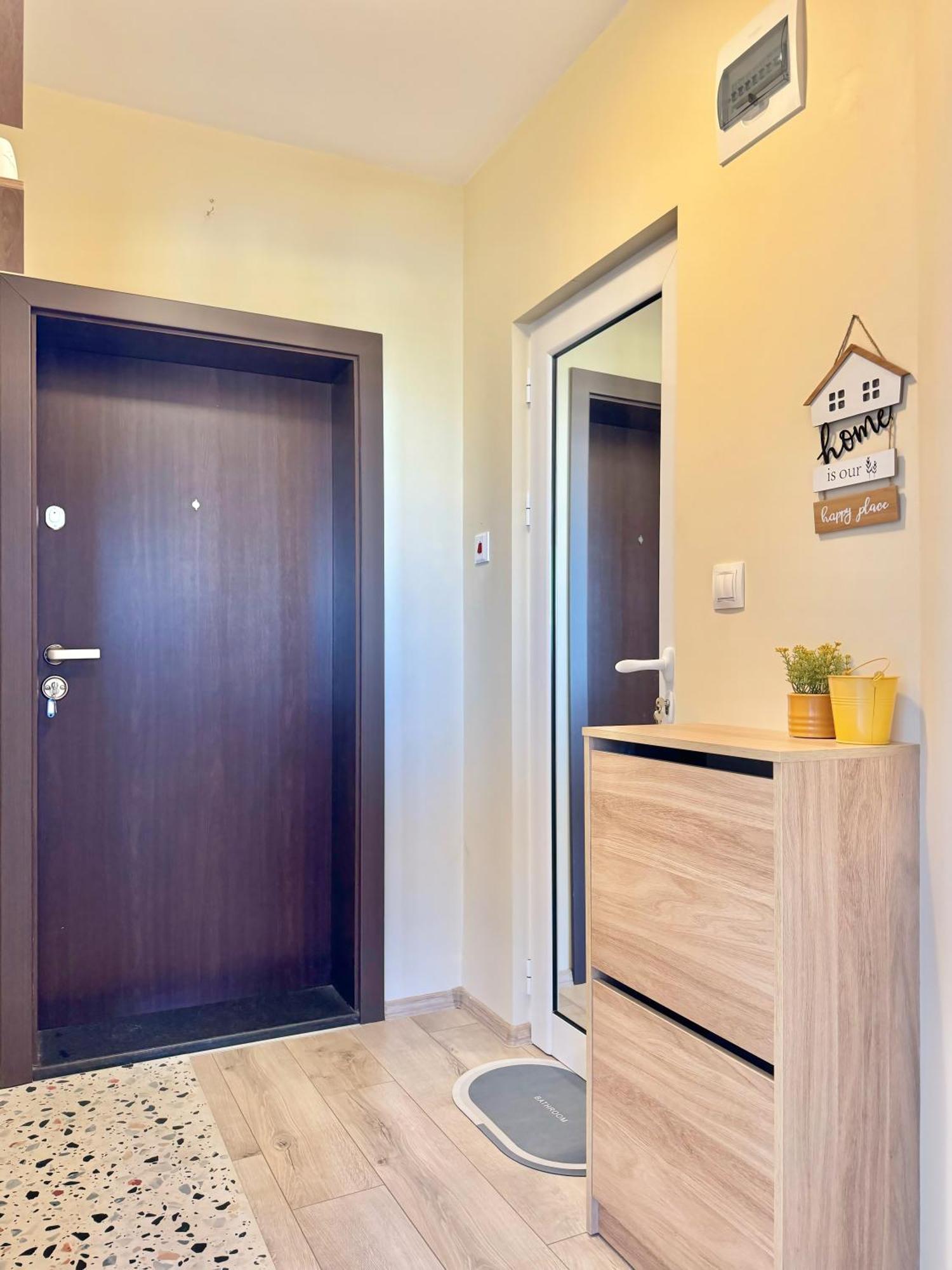 Restful Apartment For 4 Guests In Burgas ภายนอก รูปภาพ