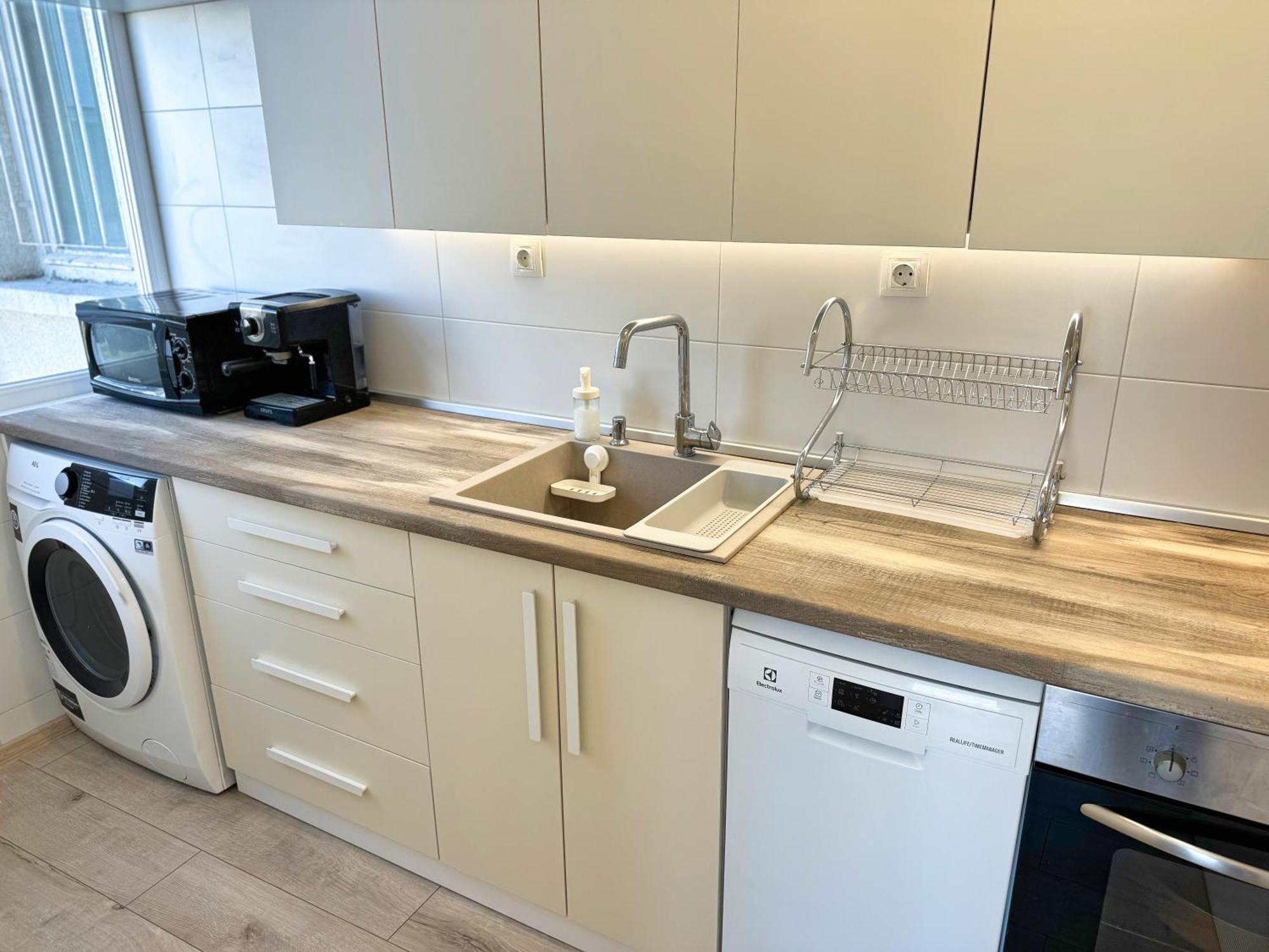 Restful Apartment For 4 Guests In Burgas ภายนอก รูปภาพ